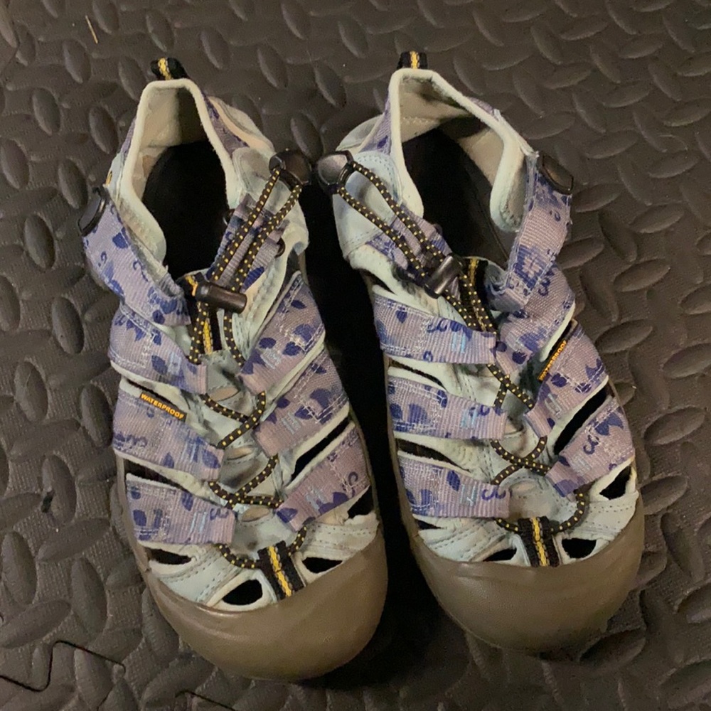Keen Sandals Sz 6